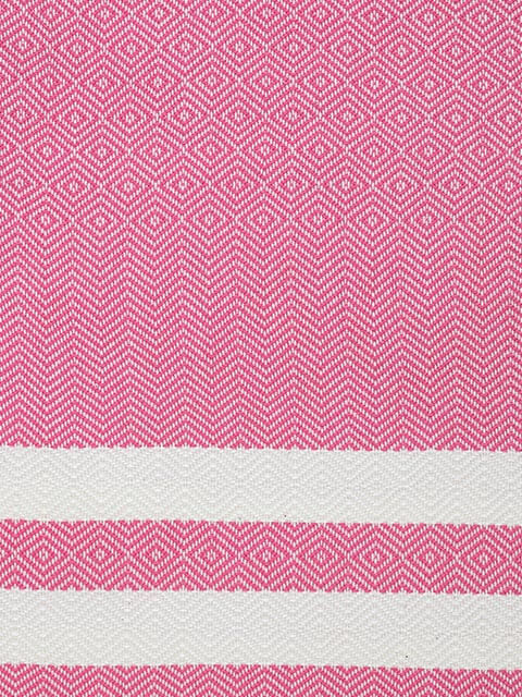  Koyu Pembe